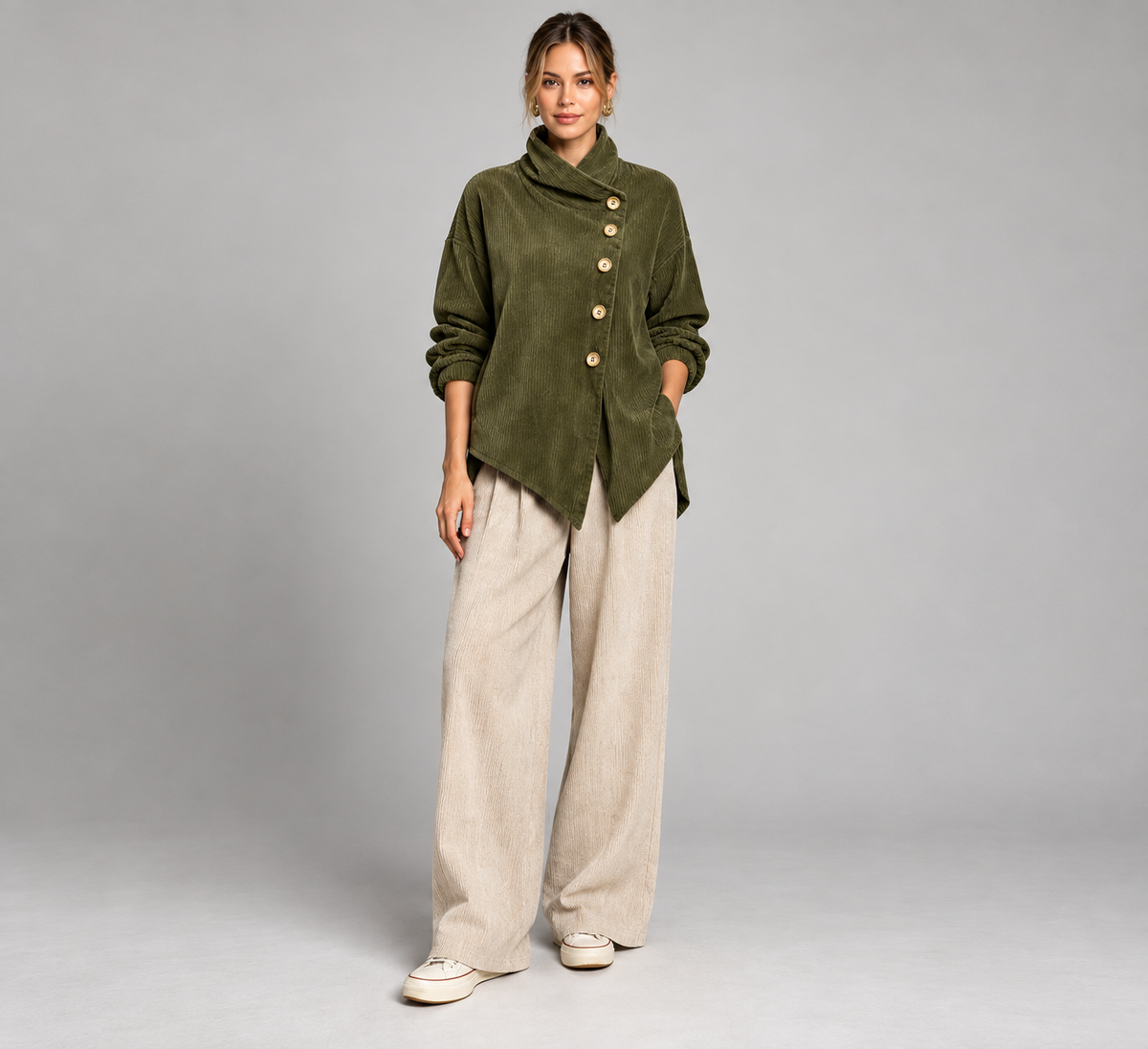 Delfina | Jersey de terciopelo acanalado con cuello alto y botones en diagonal, verde oliva