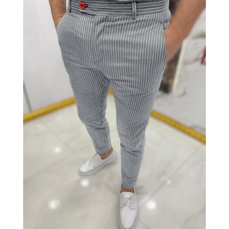 Pantalones informales de corte ajustado