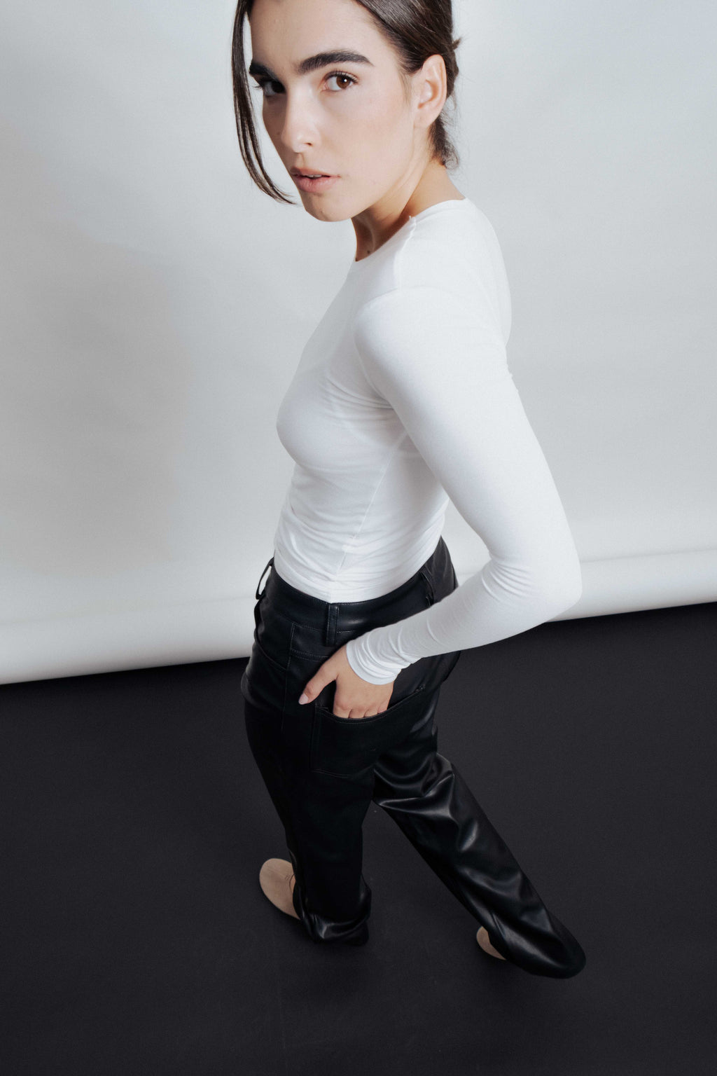 PANTALON EFECTO PIEL